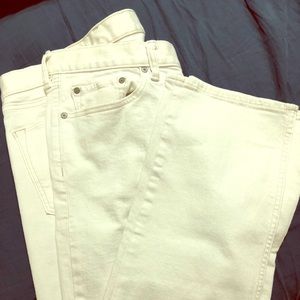 White denim pants